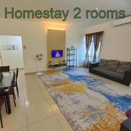 2 Rooms Homestay Deviana Wakaf Che Yeh Кота-Бару Экстерьер фото