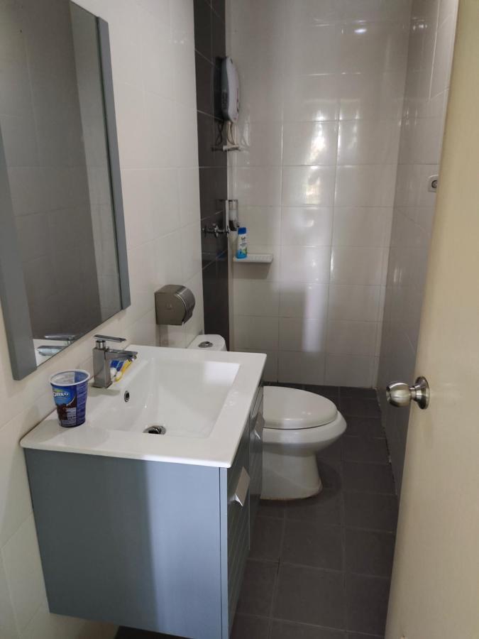 2 Rooms Homestay Deviana Wakaf Che Yeh Кота-Бару Экстерьер фото